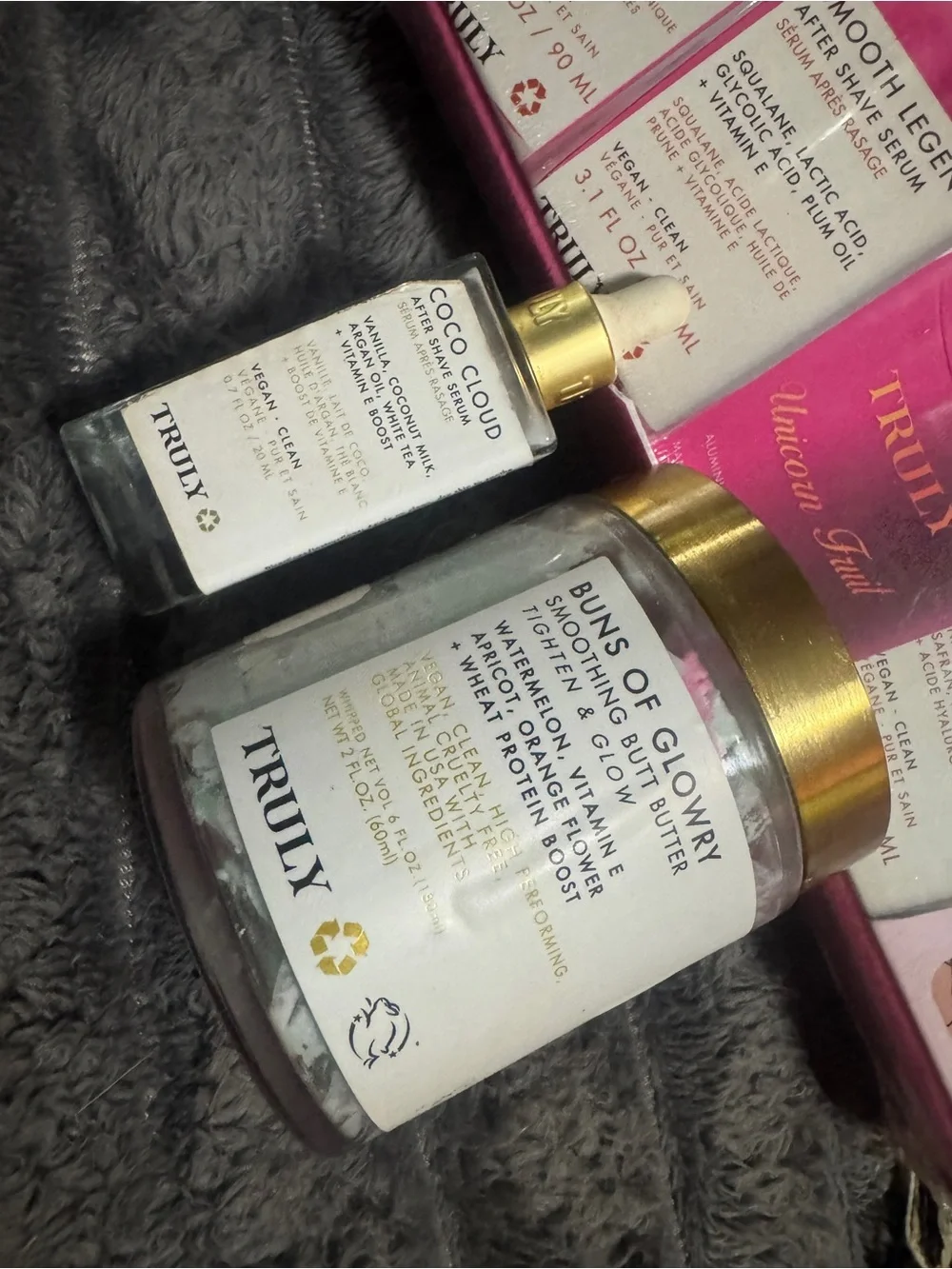 TRULY Coco Cloud After Shave Serum - White and Gold